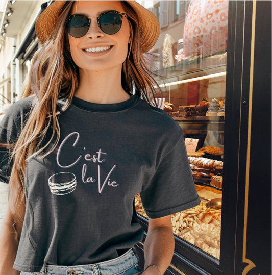 French Macaron Tee: C'est la Vie